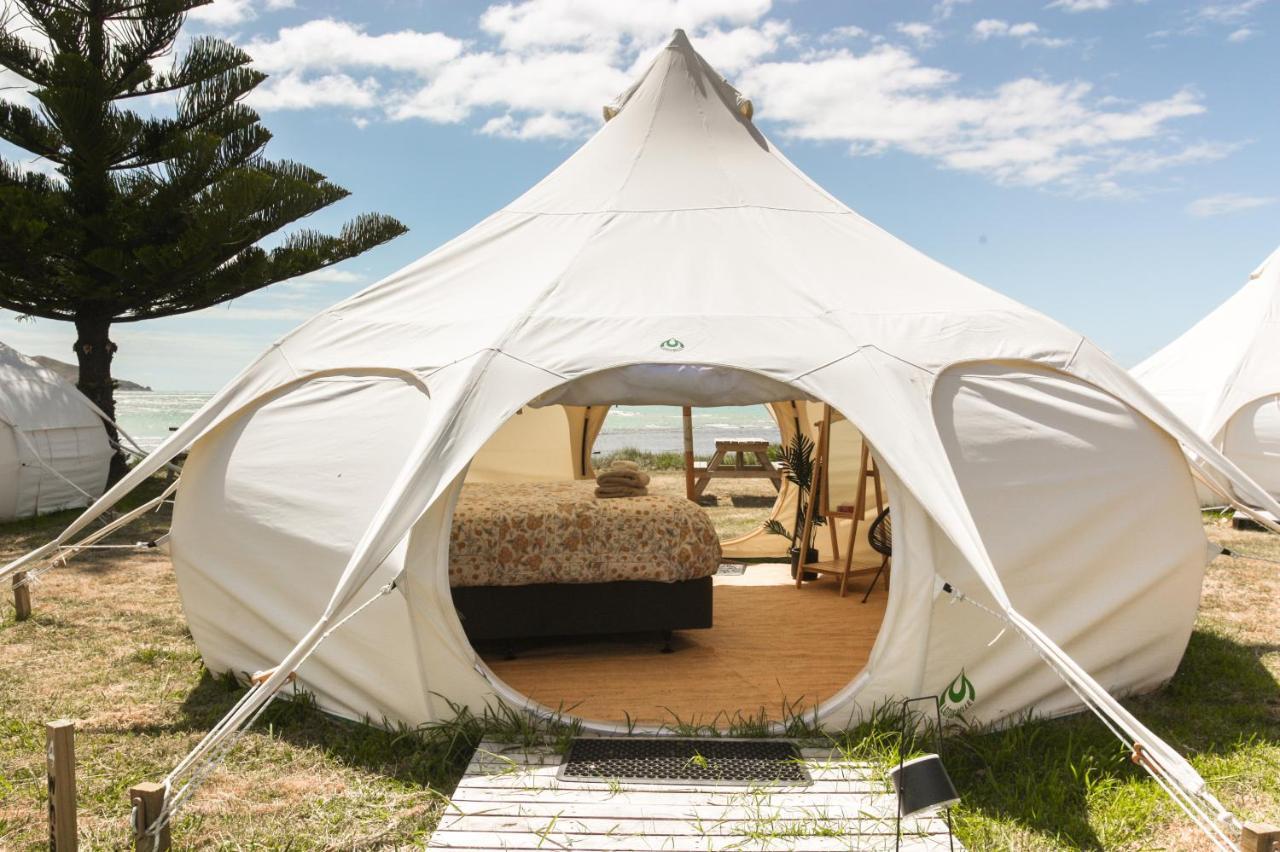 Tatapouri Bay Hotel Gisborne Exterior photo