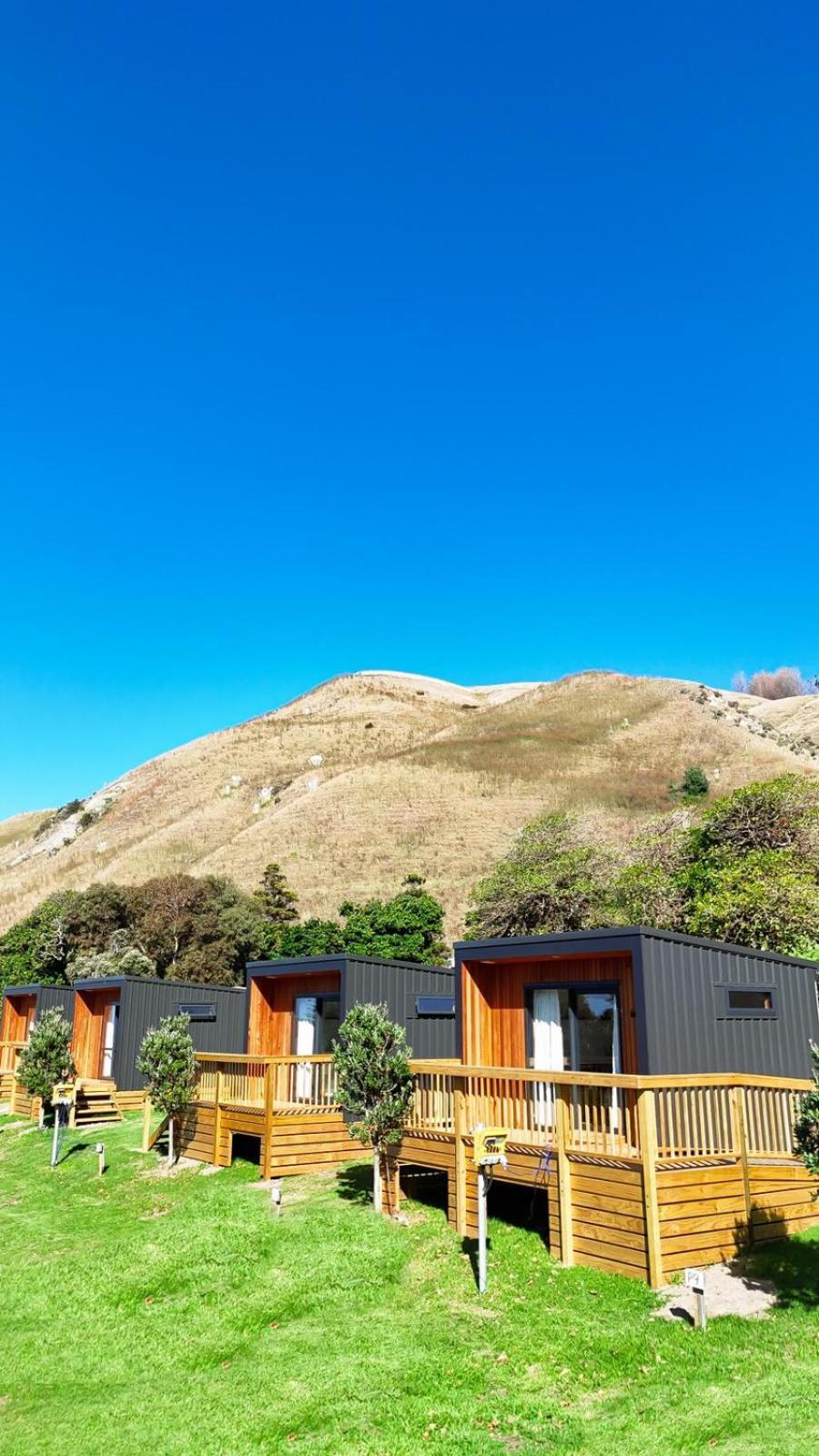 Tatapouri Bay Hotel Gisborne Exterior photo